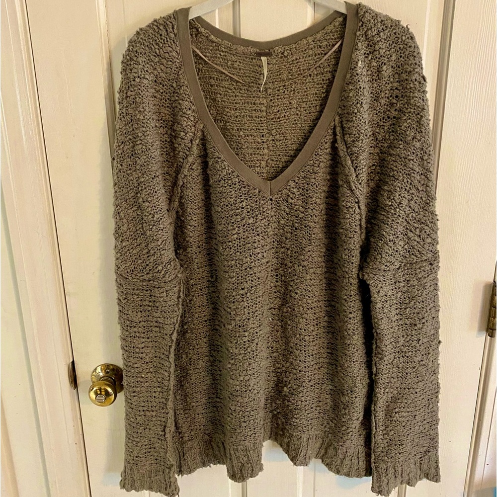 Free People army green v-neck sweater